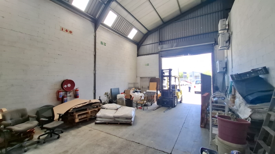 To Let commercial Property for Rent in Brackenfell Central Western Cape